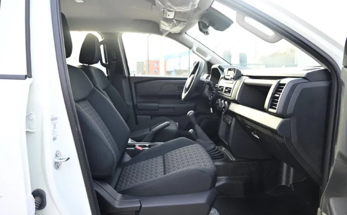 Mitsubishi L200 — photo 8